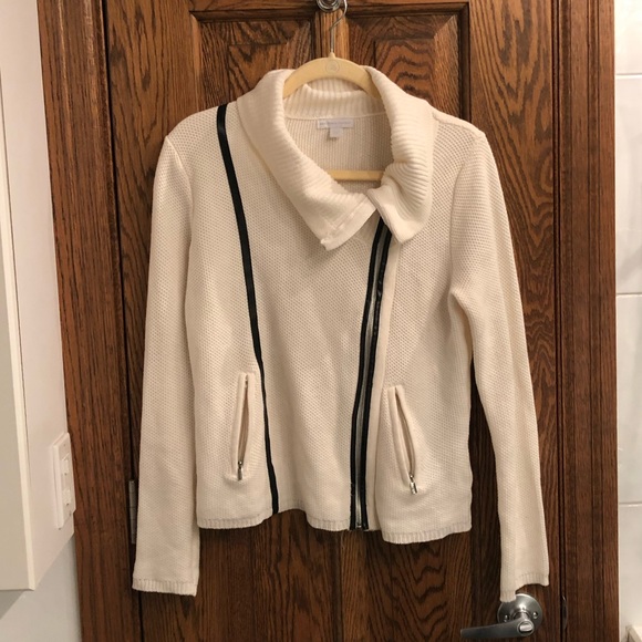 Sweaters - ❌LAST DAY❌New York & Company Zipper Sweater